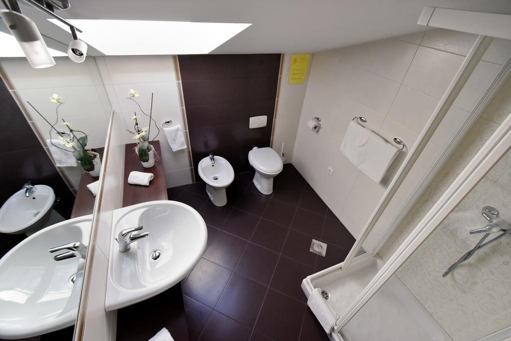Apartment And Rooms Hisa Sonca Kobarid Phòng bức ảnh